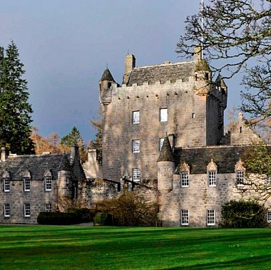 castle from front lawn